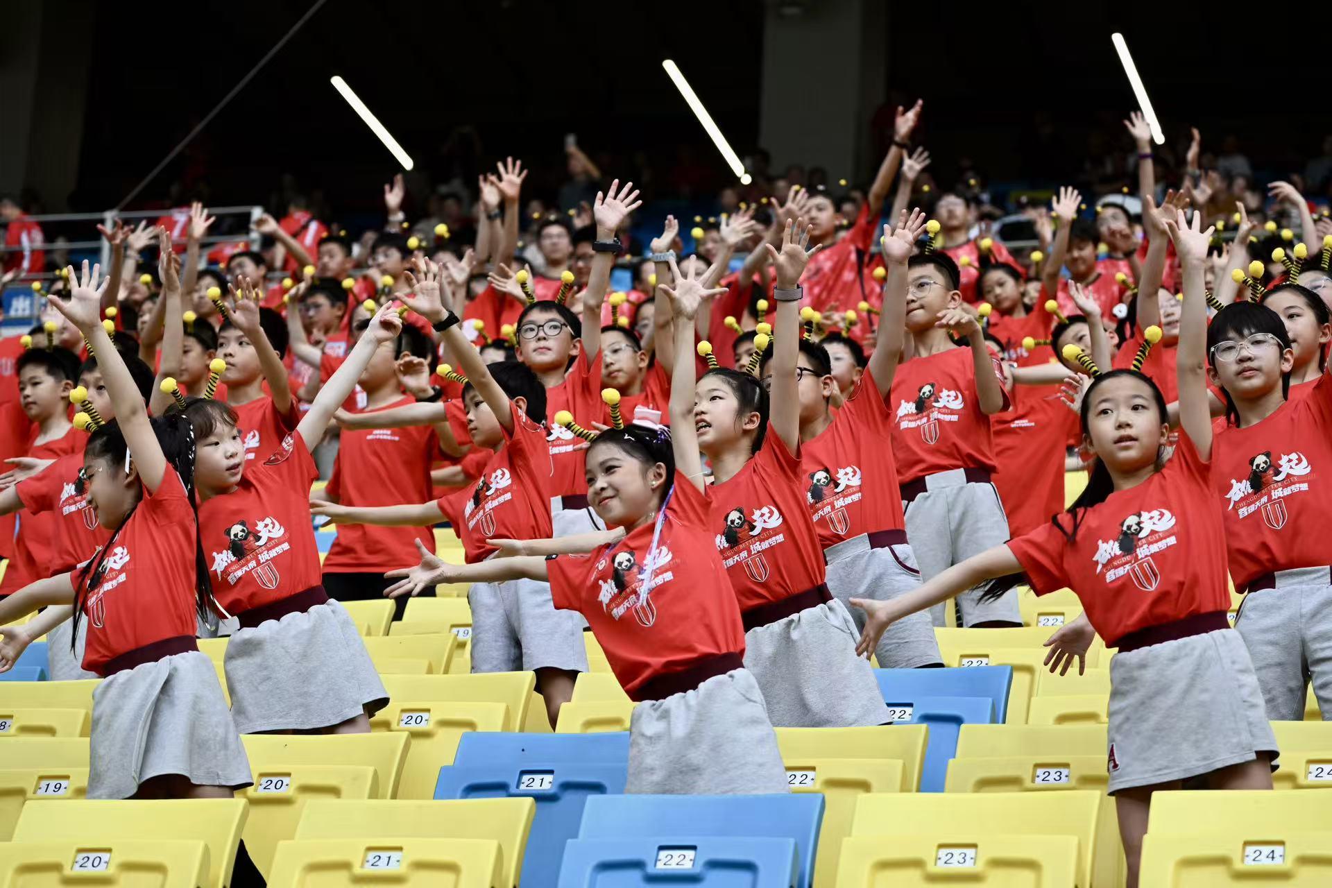 五连胜！成都蓉城4比0大胜浙江队，继续领跑中超